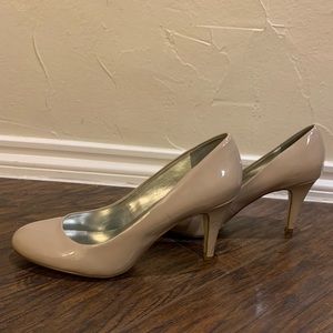 Jessica Simpson high heels